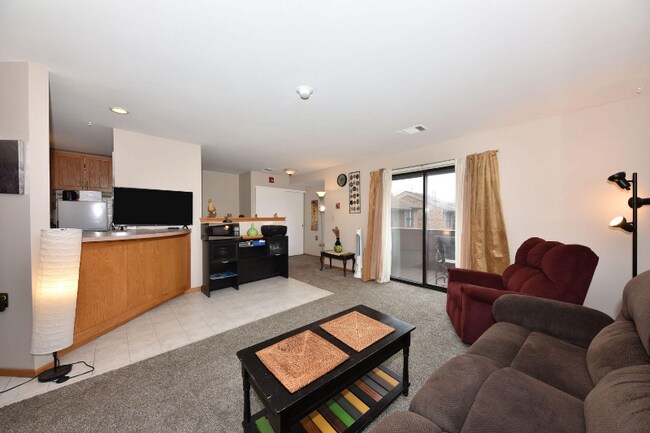 Building Photo - 9030 N Park Plaza Ct