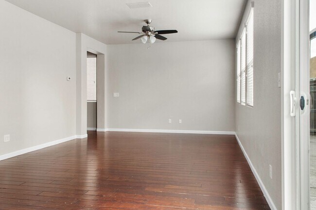 Foto del edificio - 3249 Torrance Ave