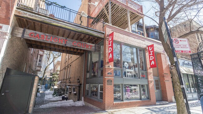 Building Photo - 1407 N Wells St