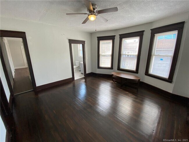 Building Photo - 103 Winchester Ave