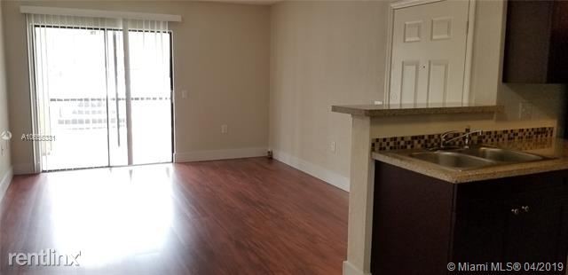 Building Photo - 1 br, 1 bath Condo - CORAL CLUB GARDEN VILLAS