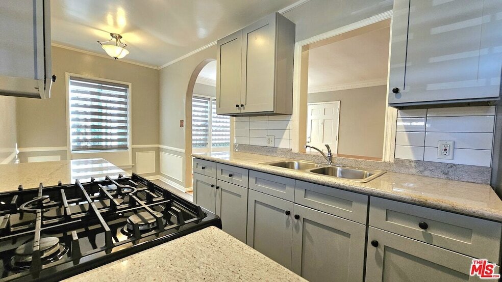 Foto principal - 1022 S Norton Ave