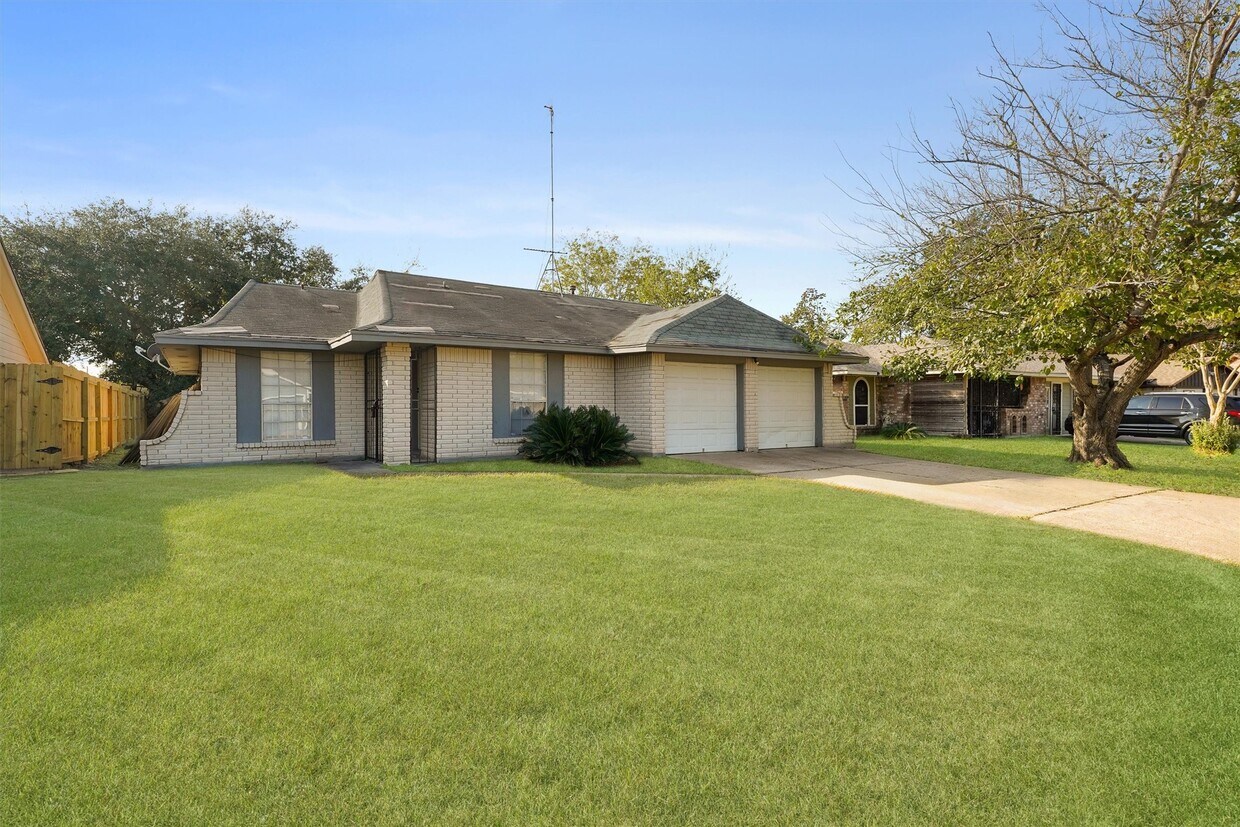 Primary Photo - 10407 Lantry Way