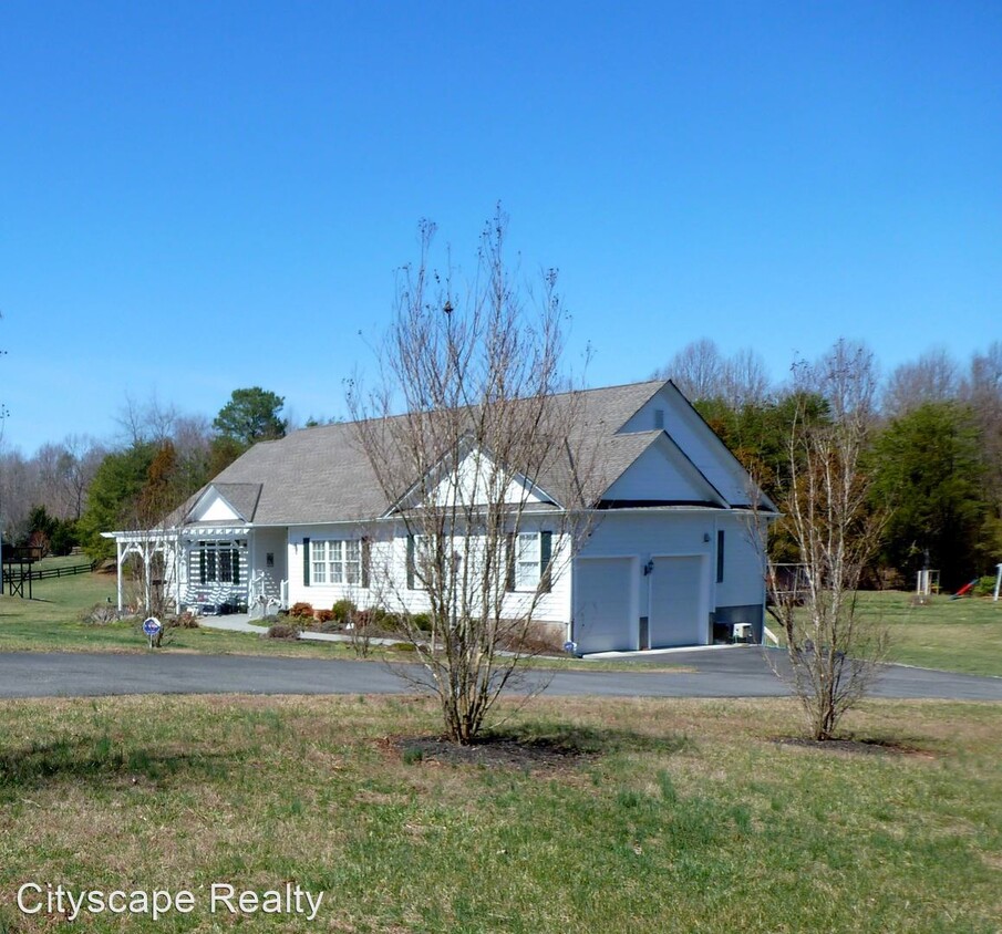 Primary Photo - 1 br, 1 bath House - 4646 Old Fredericksbu...