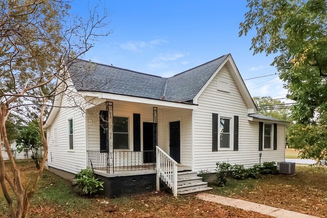 Building Photo - 360 5th St