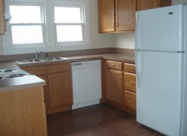 Building Photo - 2612 Hillcrest Ter