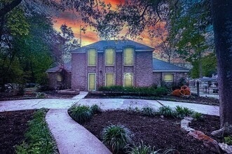 Building Photo - 537 Natchez Park