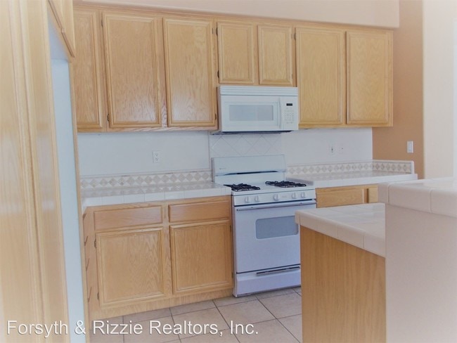 Building Photo - 3 br, 2.5 bath House - 2153 Ribera Dr