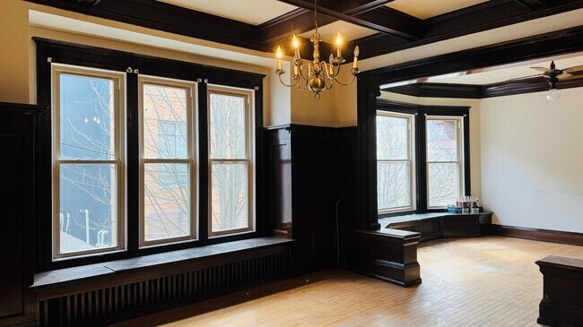 Foto del edificio - 1024 E Brady St