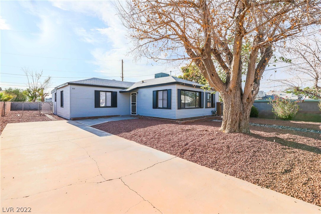 Primary Photo - 307 Regina Way
