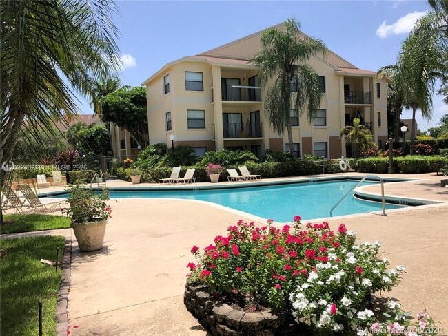 Building Photo - 9999 Summerbreeze Dr