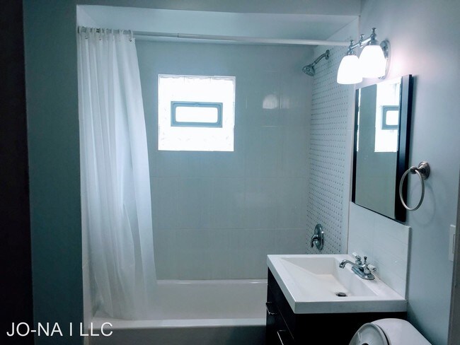 Building Photo - 4 br, 2 bath House - 6829 S. Aberdeen St.