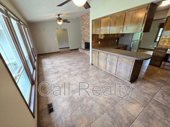 Foto del edificio - 6104 S Stone St