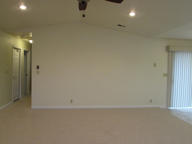 Foto del edificio - 3125 Glen St