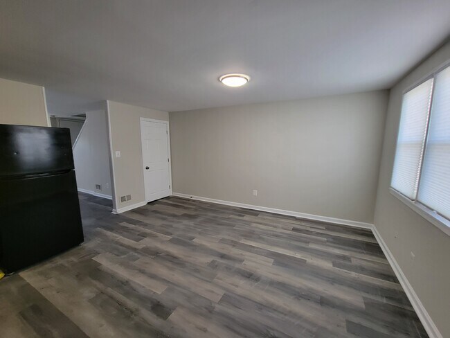 Foto del edificio - 5253 Cedgate Rd