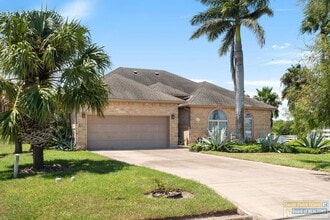 Building Photo - 2 Bethpage Dr