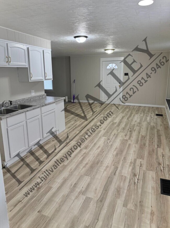 Foto del edificio - Three Bedroom Home - North