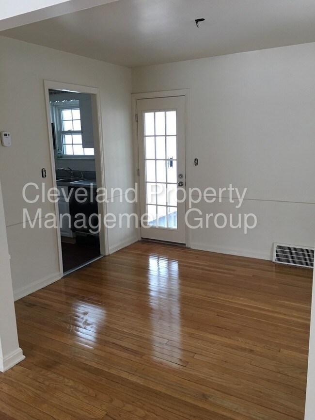 Building Photo - 16402 Stockbridge Ave
