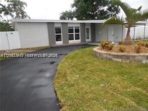 Building Photo - 6540 W 11th Ln