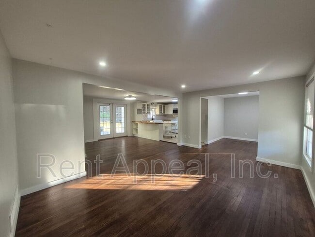 Building Photo - 2264 Capehart Cir NE