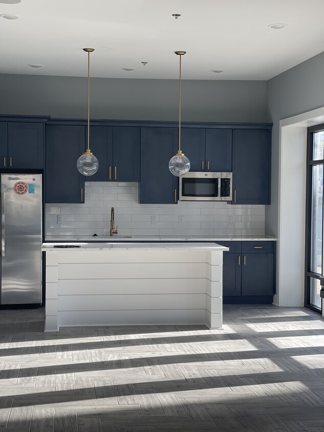 Foto principal - 5830 HENRY Ave