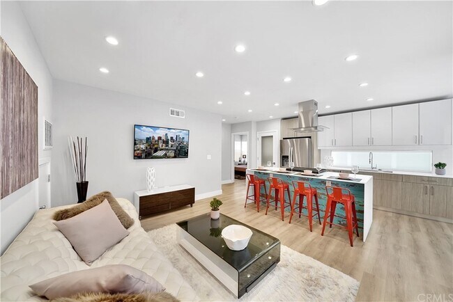 Sala de estar/Cocina - 4415 Exposition Blvd