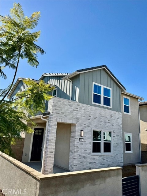 Building Photo - 245 Shoveler