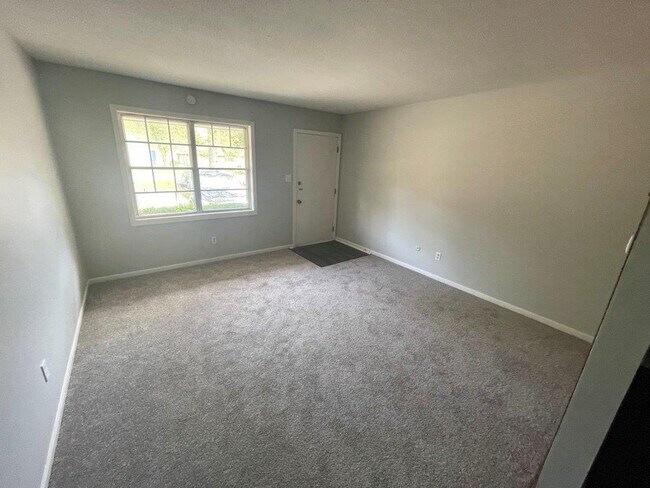 Foto del edificio - 1720 N Layman Ave