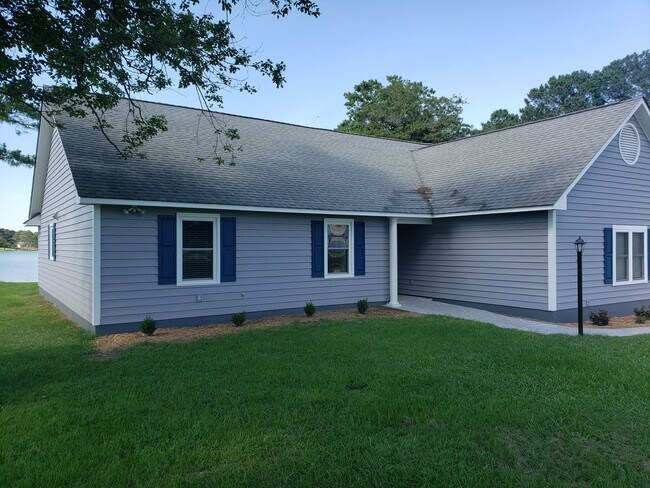 Foto del edificio - Beautiful Home on Lake Clermont