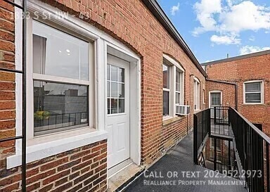 Building Photo - 1833 S St NW
