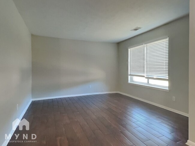 Building Photo - 275 Indian Falls S