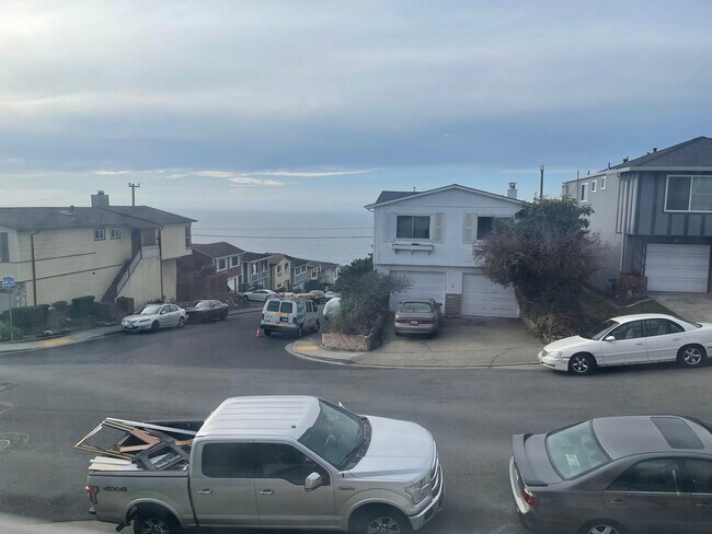 Foto del edificio - 85 Longview Dr