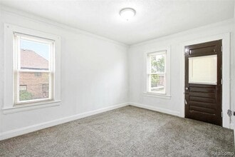 Building Photo - 17214 Roselawn St