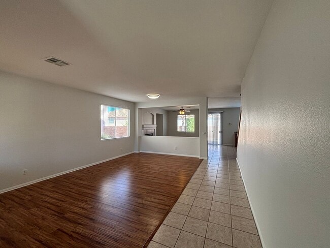 Building Photo - 2722 La Porte Ct