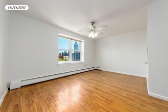 Building Photo - 2072 5th Ave
