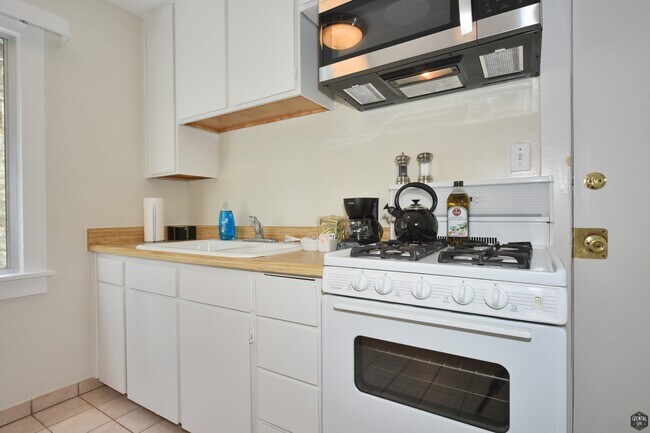 Foto del edificio - 16 Clubhouse Ave