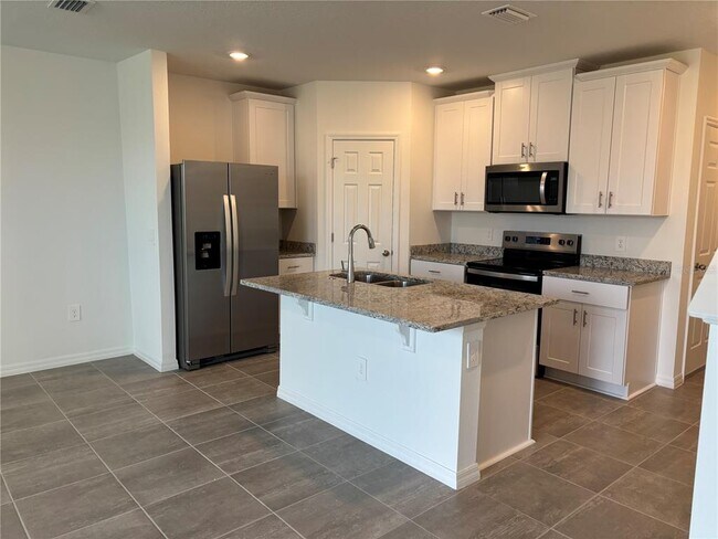 Foto del edificio - 16414 Bird of Paradise Ave