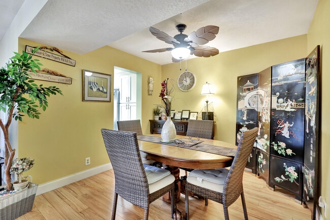 Building Photo - 3524 Via Poinciana