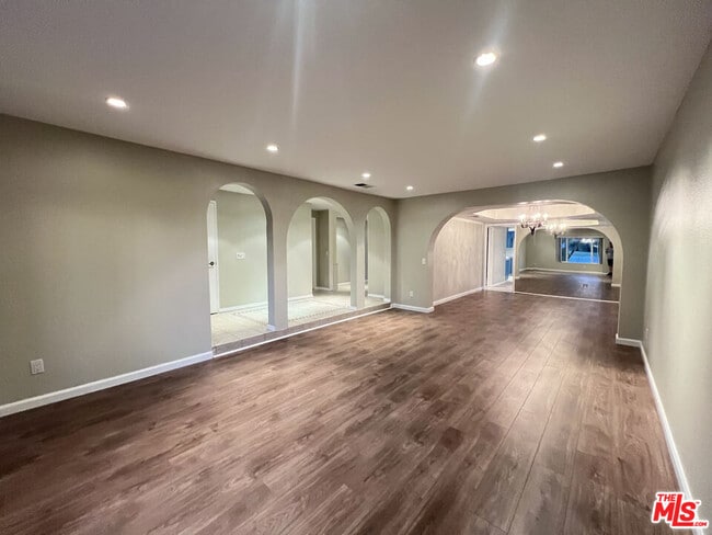 Building Photo - 16650 Rinaldi St