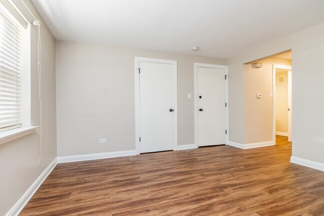 Building Photo - 3113 S 48th Ct
