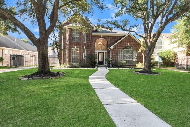 Foto del edificio - 623 Airybrook Ln