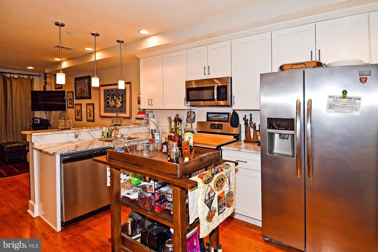 Foto principal - 2140 Wisconsin Ave NW