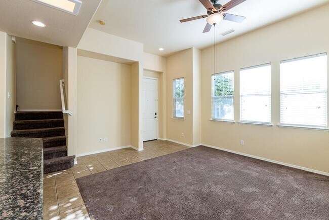 Foto del edificio - 4 br, 3 bath House - 3861 Moody Ln