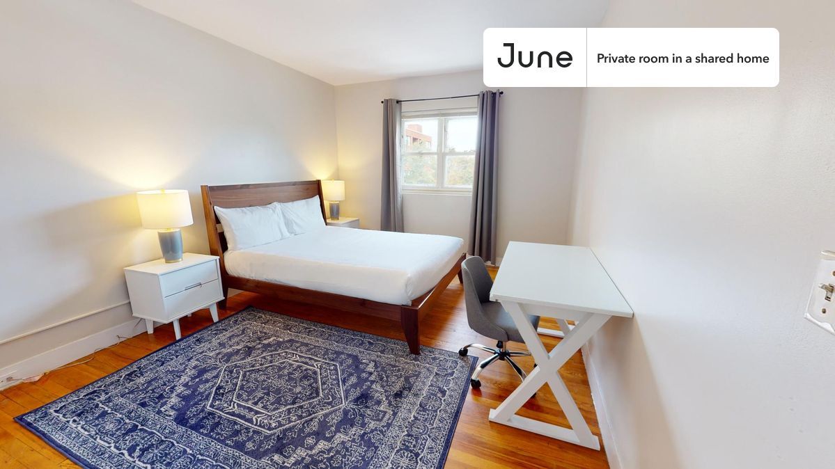 Private bedroom in 5 bed/2 bath Home Room for Rent in Brookline, MA