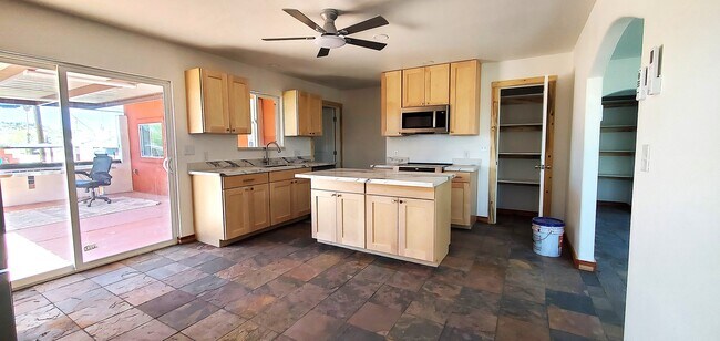 Cocina - 621 W Solana Ave
