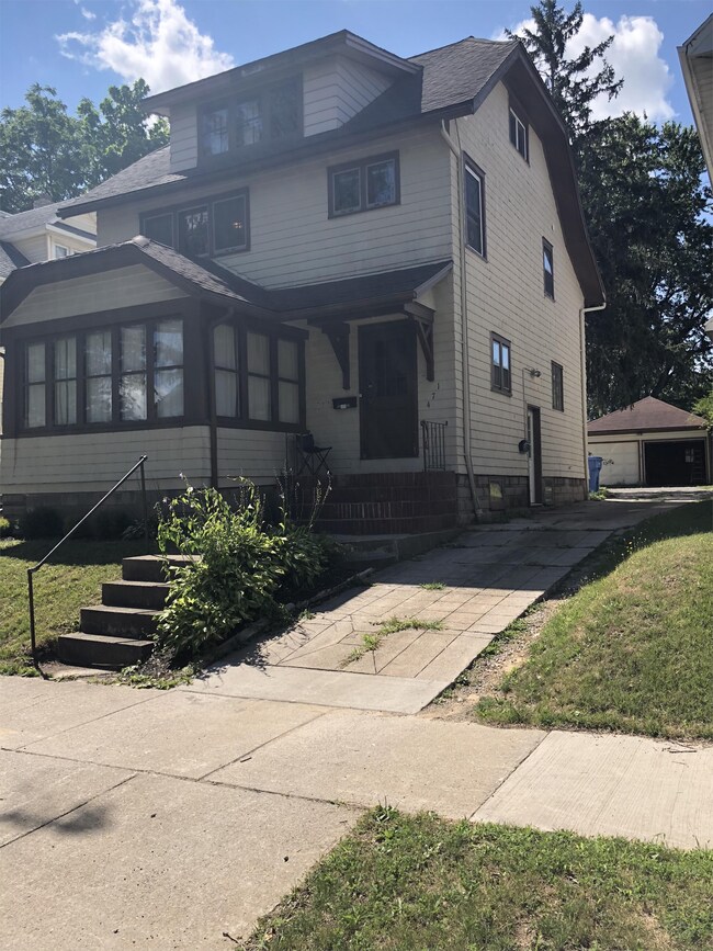 471 Brooks Ave, Rochester, NY 14619 Townhouse for Rent in Rochester, NY