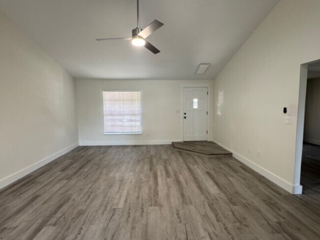 Photo - 2 Bedroom- All NEW &amp; Updated with Most... House