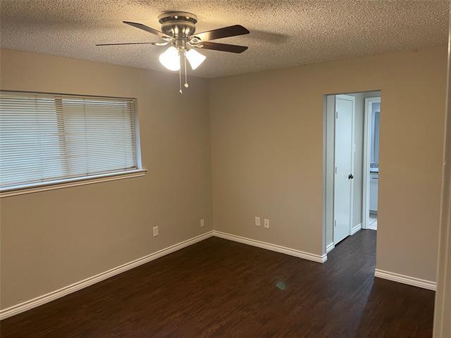 Building Photo - 1005 Bluebird Dr