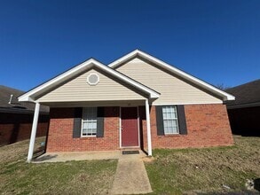 Building Photo - 135 Cypress Cir