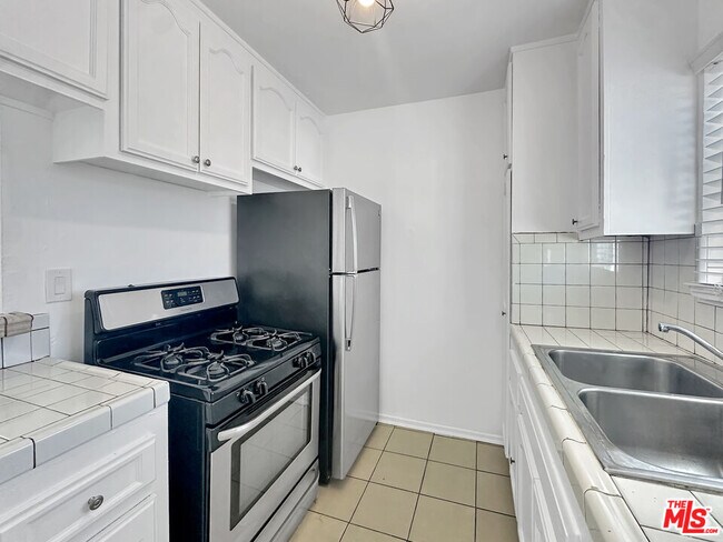 Foto del edificio - 5113 Roseland St